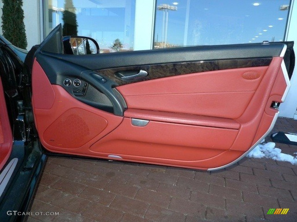 2005 Mercedes-Benz SL 500 Roadster Berry Red/Charcoal Door Panel Photo #61528150