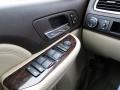 2007 GMC Sierra 1500 Cocoa/Light Cashmere Interior Controls Photo