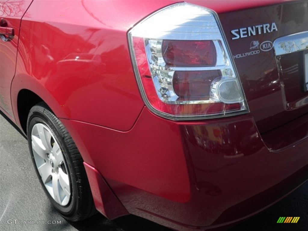 2010 Sentra 2.0 - Red Brick Metallic / Charcoal photo #7