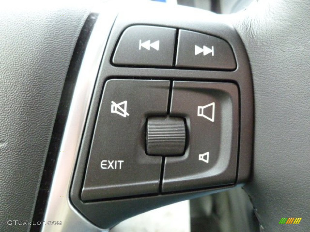 2011 XC60 T6 AWD R-Design - Cosmic White Metallic / R Design Off Black/Beige Inlay photo #18