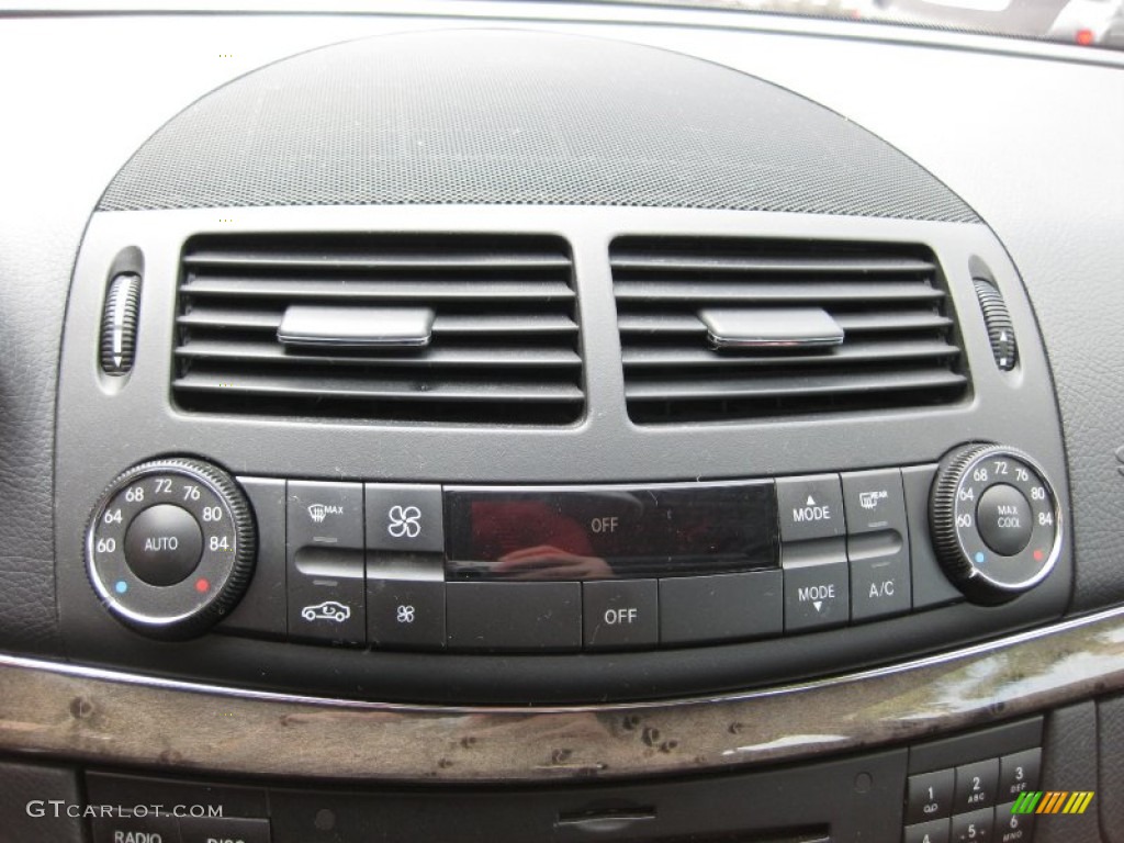 2009 Mercedes-Benz E 350 Sedan Controls Photo #61536984