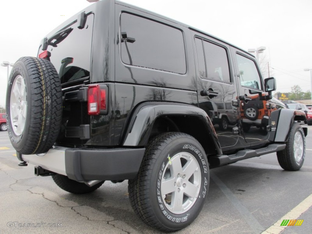 2012 Wrangler Unlimited Sahara 4x4 - Black Forest Green Pearl / Black/Dark Saddle photo #3