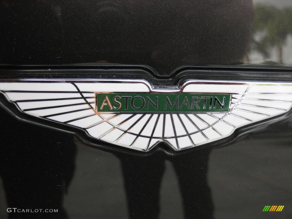 2010 Aston Martin V8 Vantage Roadster Marks and Logos Photos