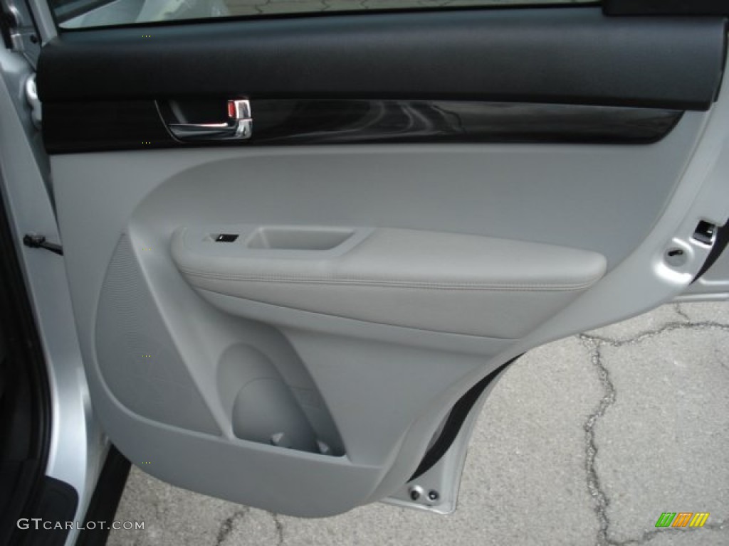 2011 Sorento LX V6 AWD - Bright Silver / Gray photo #19