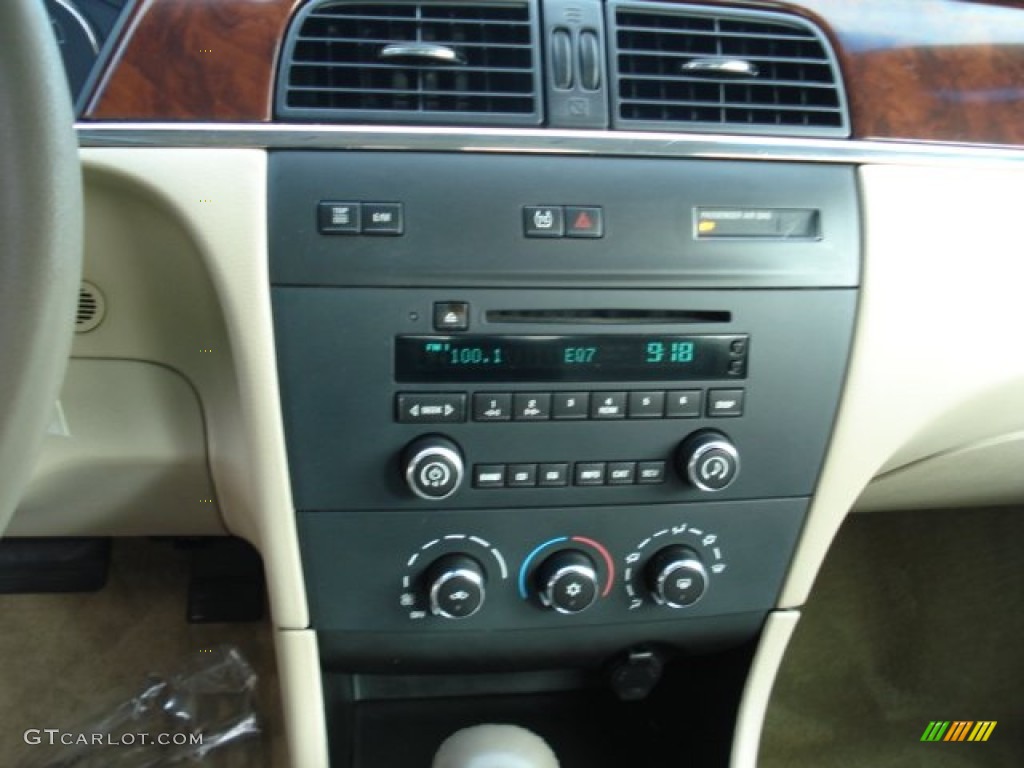 2007 Buick LaCrosse CX Audio System Photos