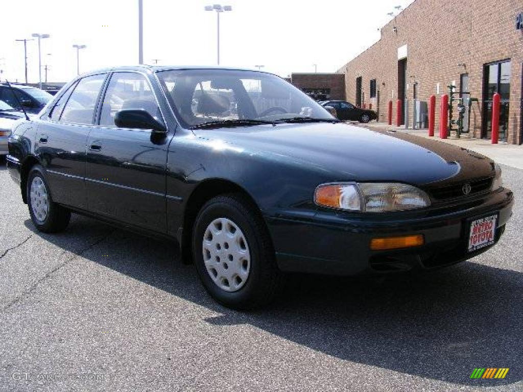 1995 Camry LE Sedan - Dark Emerald Green Metallic / Beige photo #1