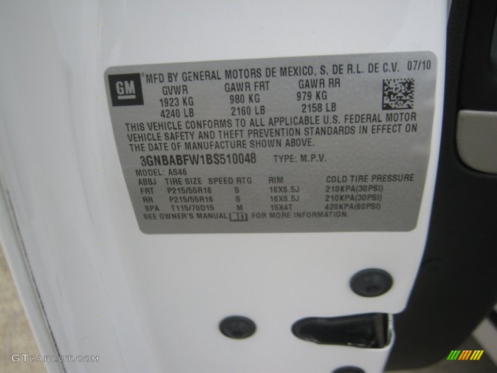 2011 HHR LT - Arctic Ice White / Gray photo #25