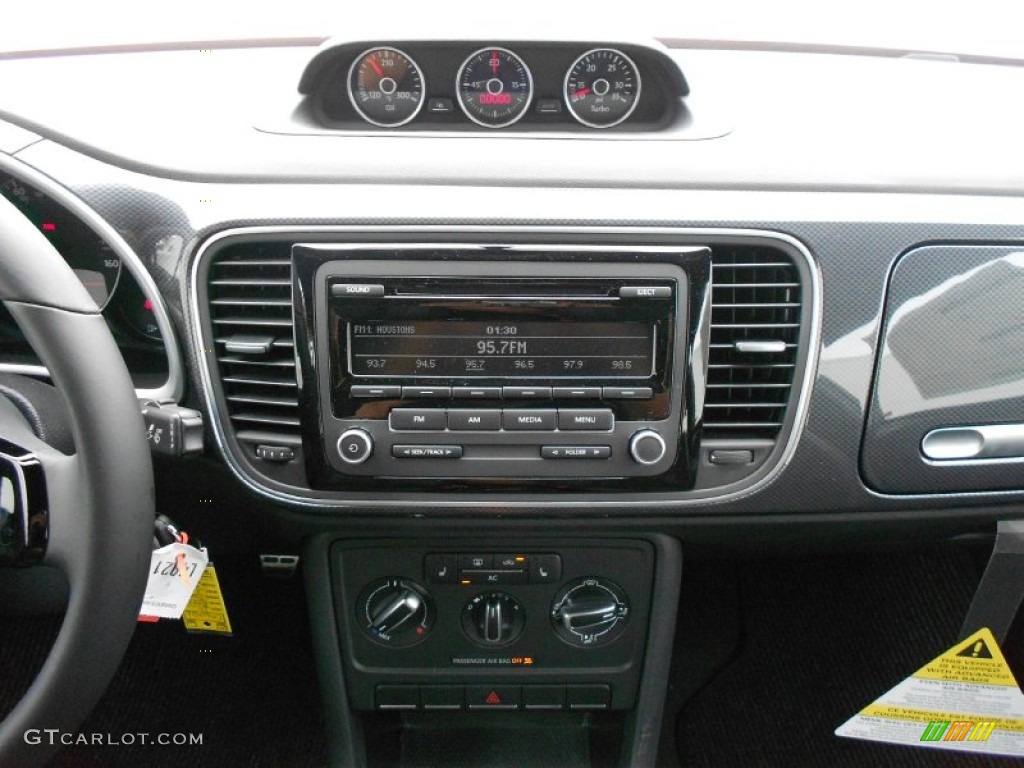 2012 Volkswagen Beetle Turbo Controls Photo #61559534
