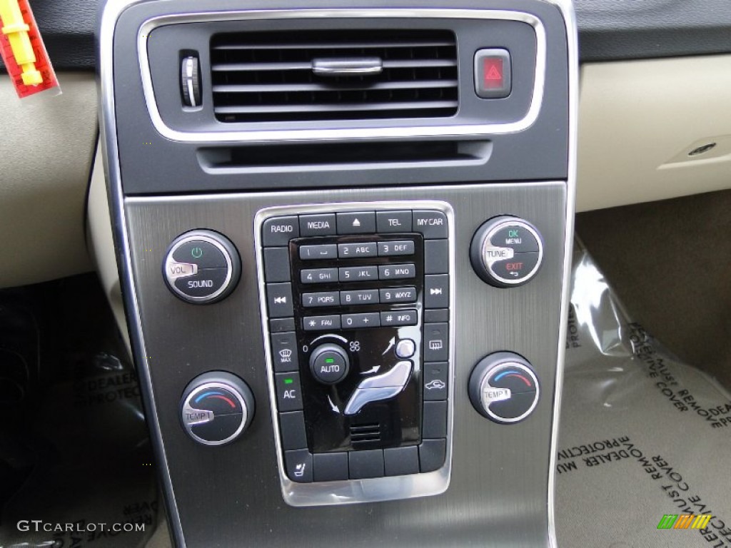 2012 Volvo S60 T5 Controls Photo #61562592