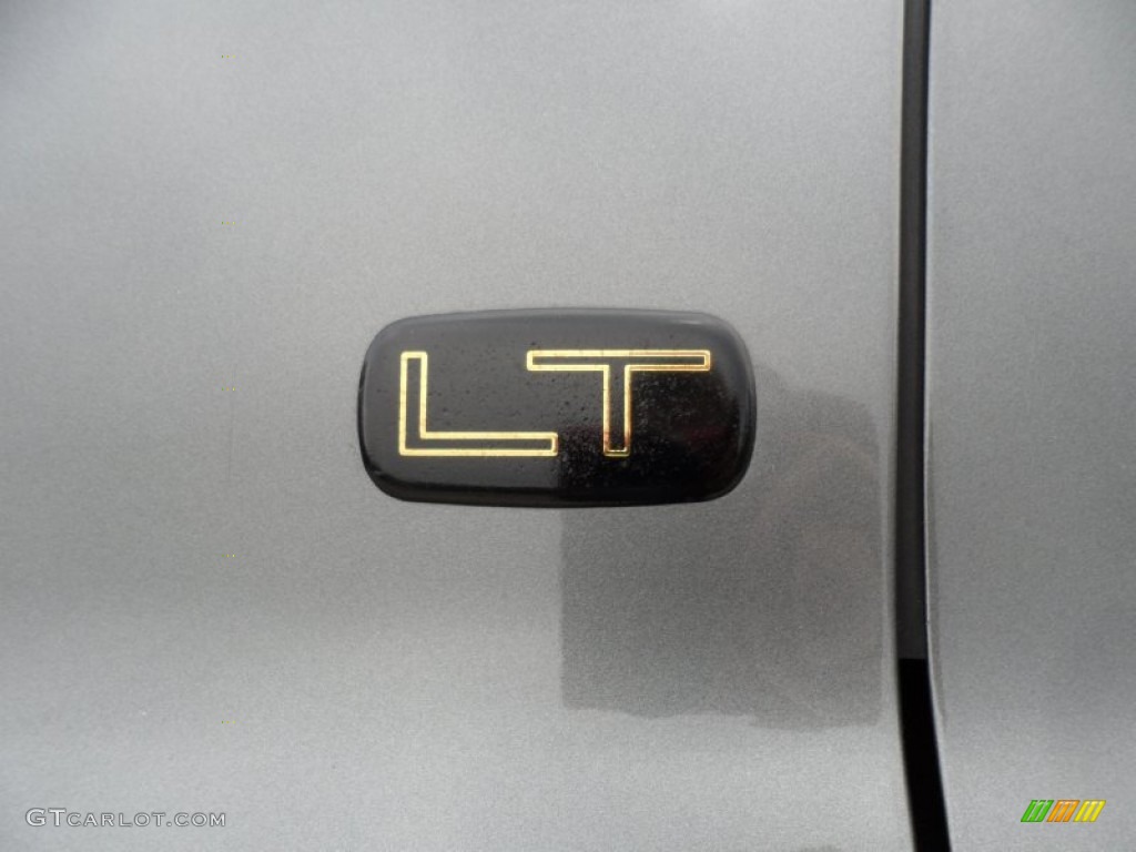 2000 Chevrolet Suburban 1500 LT Marks and Logos Photo #61563810