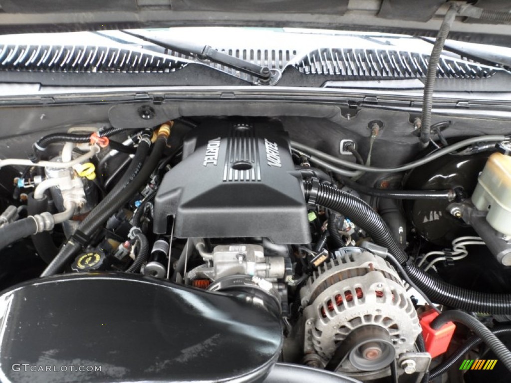 2000 Chevrolet Suburban 1500 LT Engine Photos