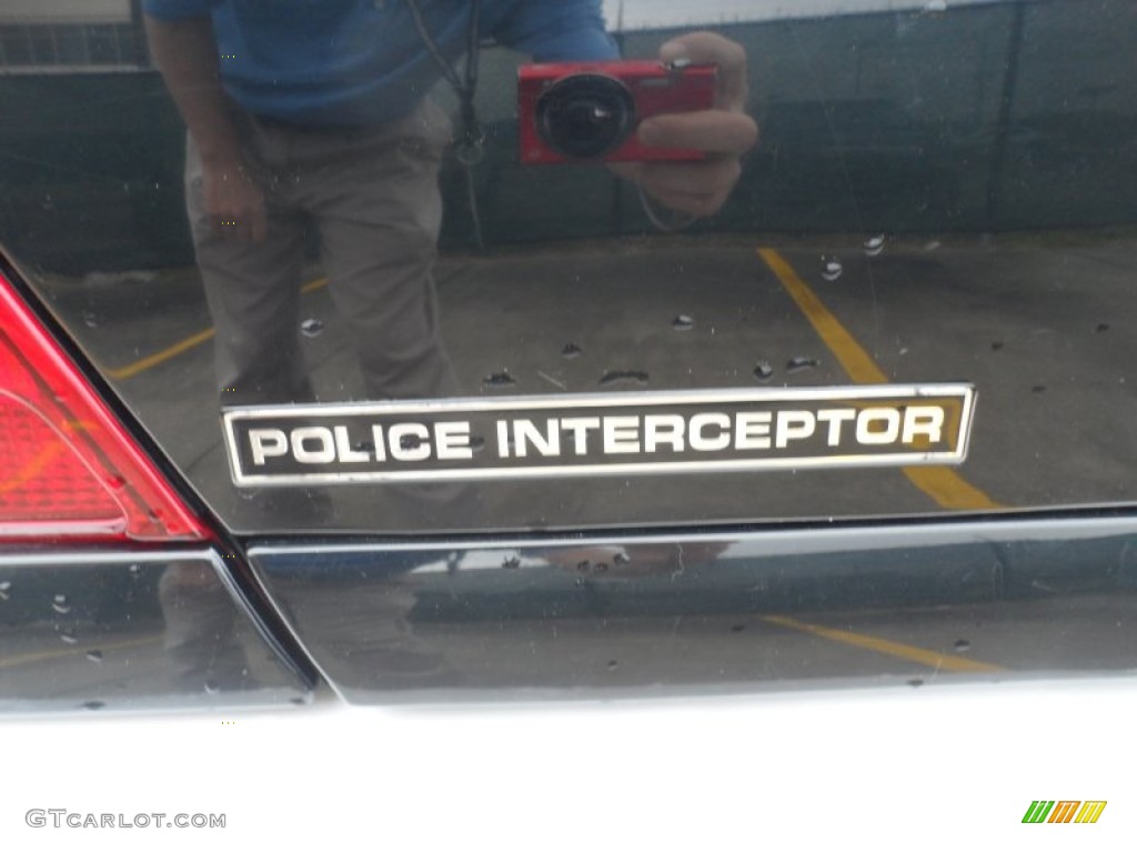 2007 Ford Crown Victoria Police Interceptor Marks and Logos Photos