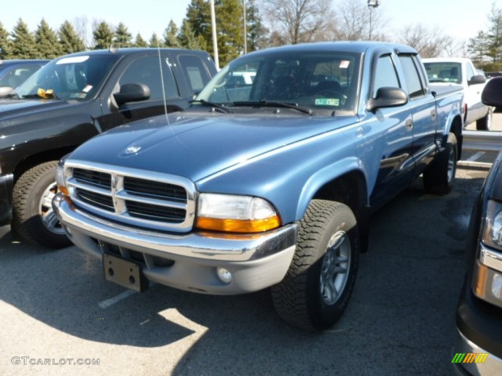 2004 Dakota SLT Quad Cab 4x4 - Atlantic Blue Pearl / Dark Slate Gray photo #3