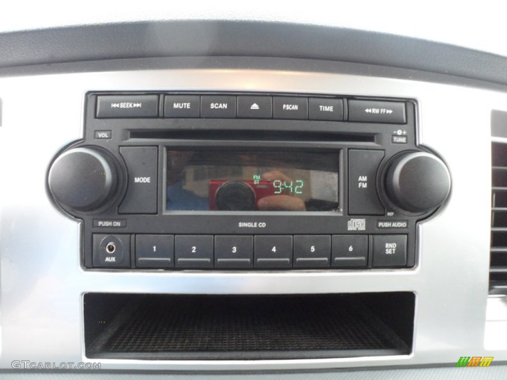 2009 Dodge Ram 2500 SLT Quad Cab Audio System Photo #61570032
