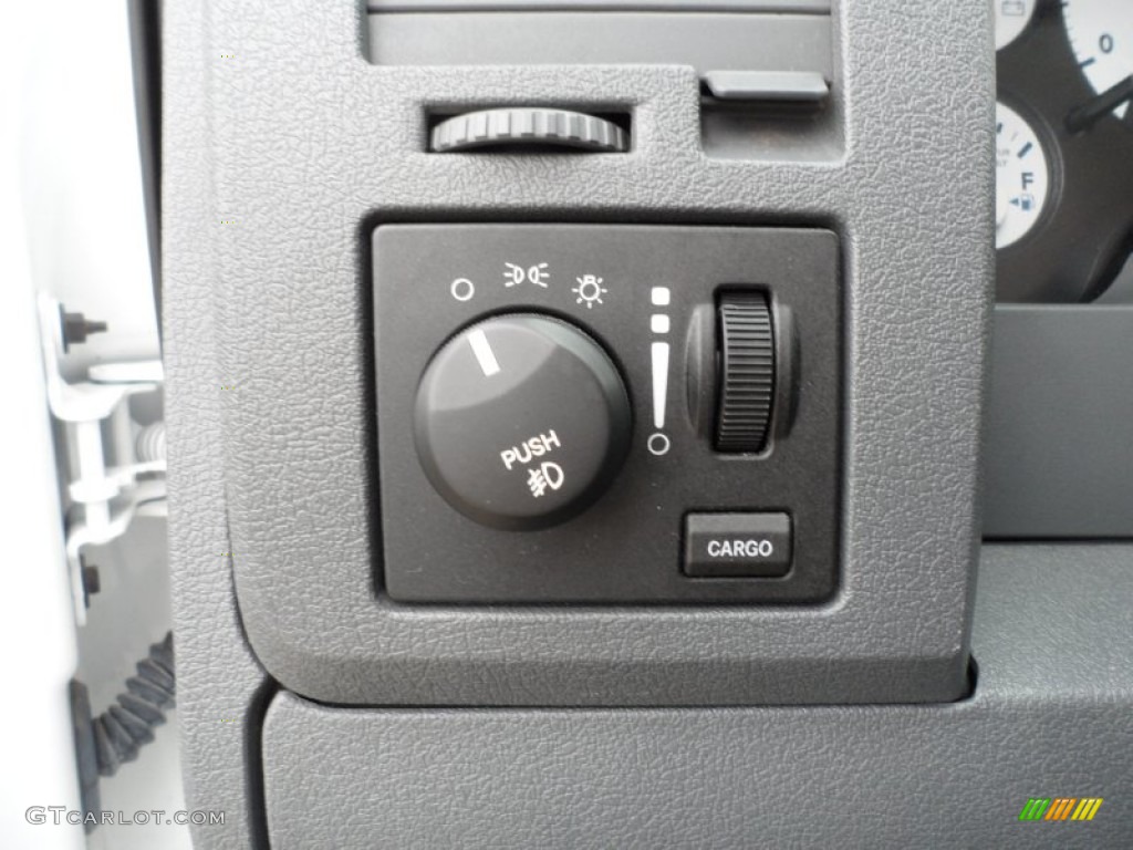 2009 Dodge Ram 2500 SLT Quad Cab Controls Photo #61570062