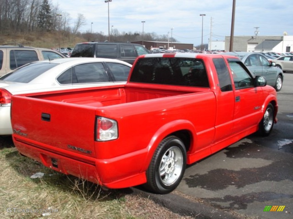 2002 S10 Xtreme Extended Cab - Victory Red / Graphite photo #4