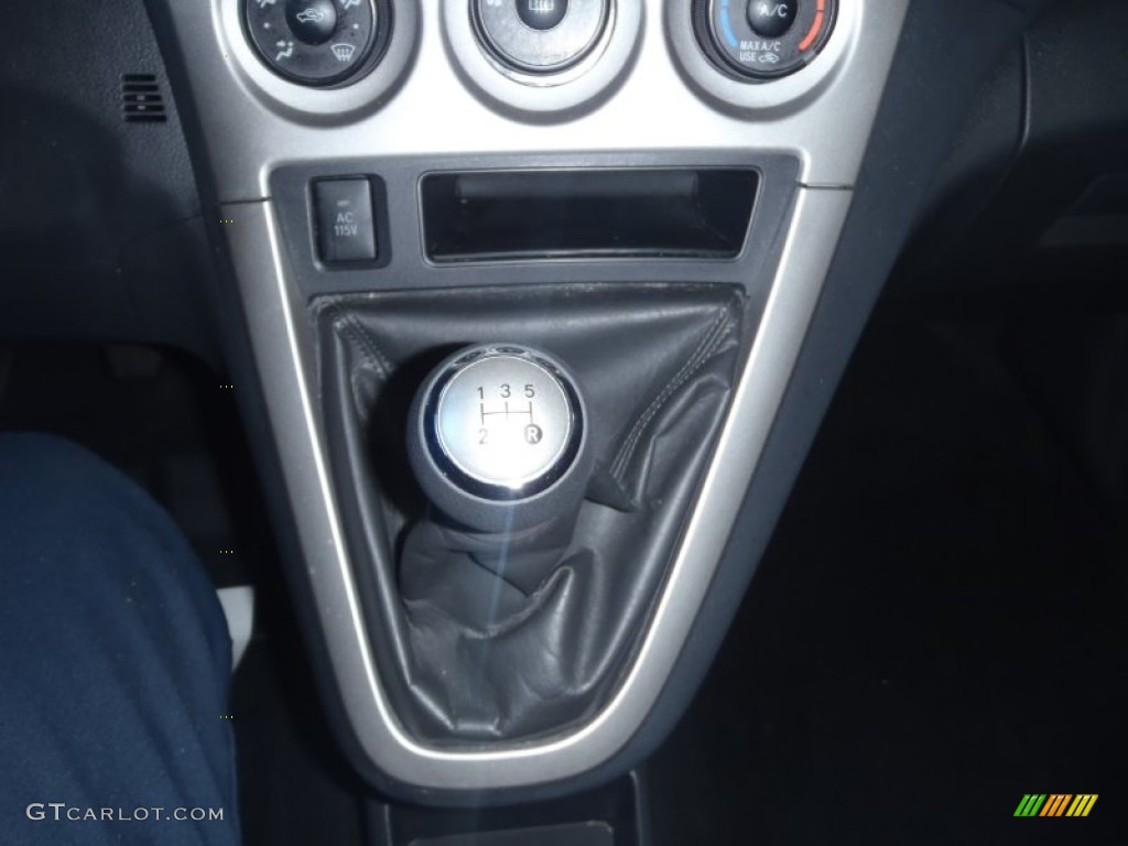 2009 Pontiac Vibe Standard Vibe Model 5 Speed Manual Transmission Photo #61578549