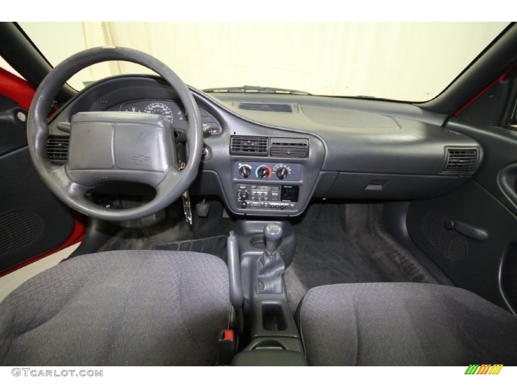 1997 Cavalier Coupe - Bright Red / Graphite photo #4