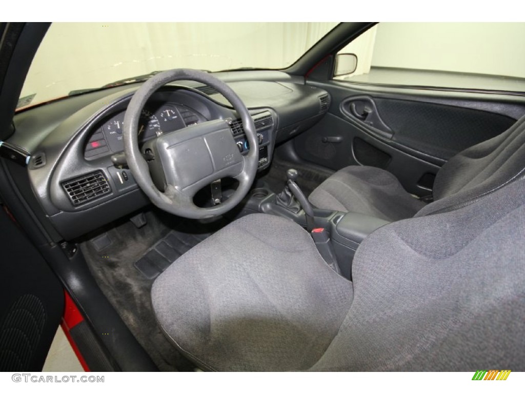 1997 Cavalier Coupe - Bright Red / Graphite photo #13