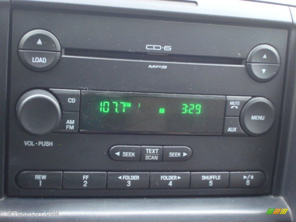 2006 Ford Explorer XLT Audio System Photos
