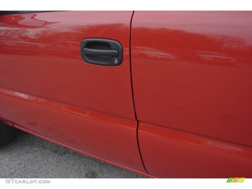 2004 Silverado 1500 LS Extended Cab - Victory Red / Dark Charcoal photo #10