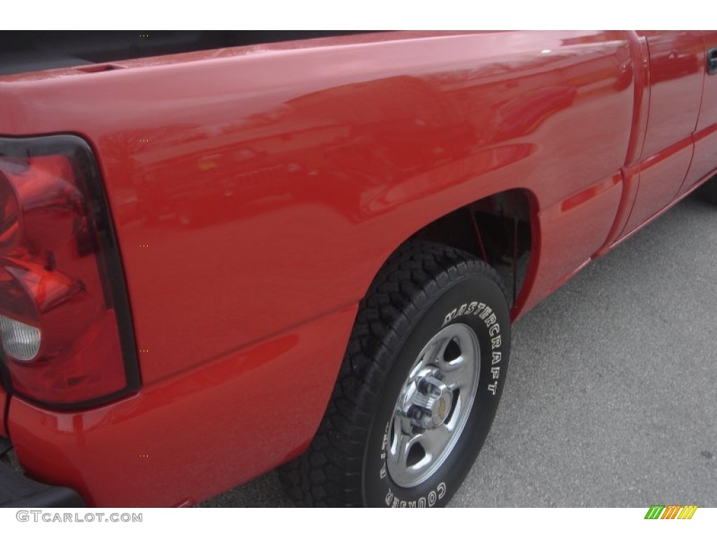 2004 Silverado 1500 LS Extended Cab - Victory Red / Dark Charcoal photo #26
