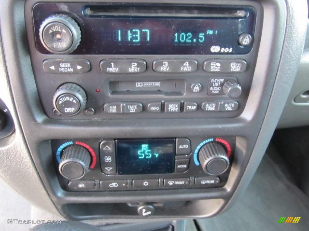 2002 Chevrolet TrailBlazer LTZ 4x4 Controls Photo #61590530