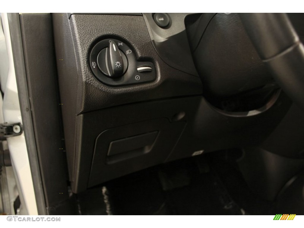 2007 Focus ZX5 SE Hatchback - CD Silver Metallic / Charcoal photo #6