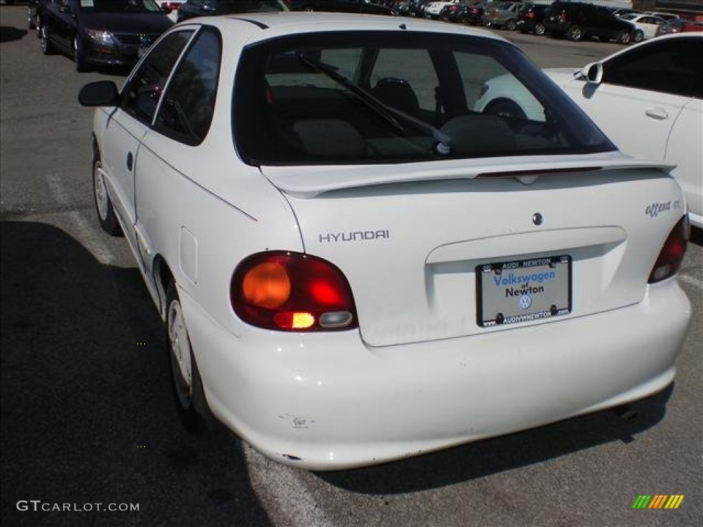 1997 Nobel White Hyundai Accent GS Coupe #61580987 Photo #4 | GTCarLot.com  - Car Color Galleries