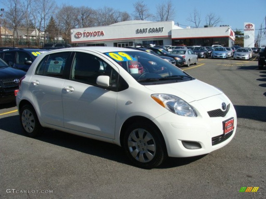 2009 Yaris 5 Door Liftback - Polar White / Dark Charcoal photo #1