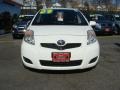 Polar White - Yaris 5 Door Liftback Photo No. 2