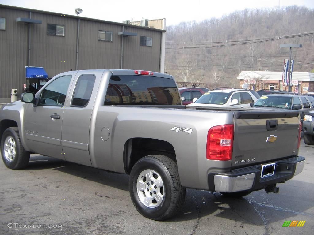 2007 Silverado 1500 LT Extended Cab 4x4 - Graystone Metallic / Light Titanium/Dark Titanium Gray photo #4