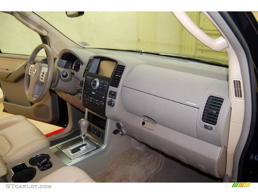 2011 Nissan Pathfinder Silver Dashboard Photos