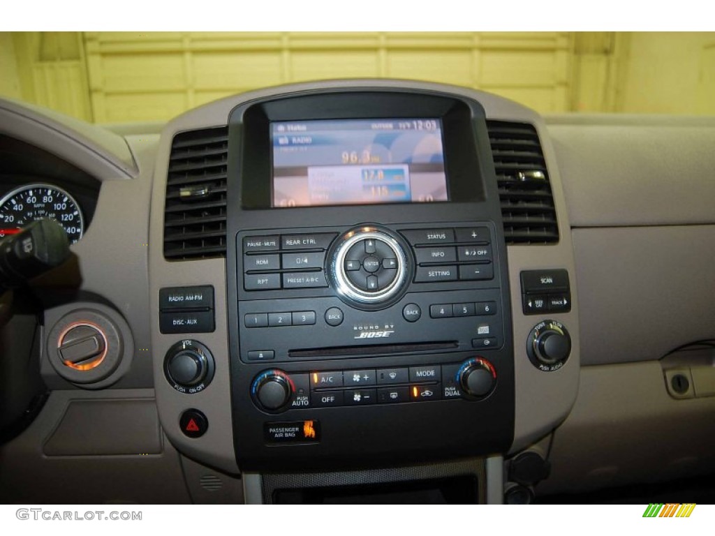 2011 Nissan Pathfinder Silver Controls Photo #61598775