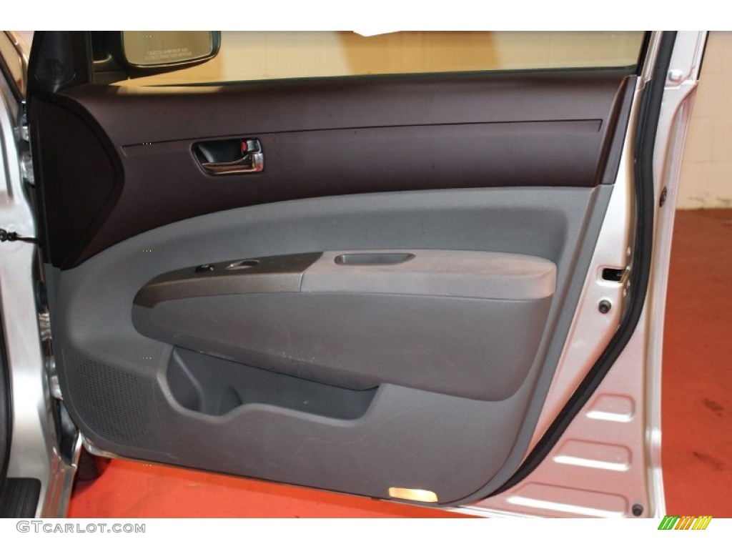 2005 Toyota Prius Hybrid Gray/Burgundy Door Panel Photo #61599810