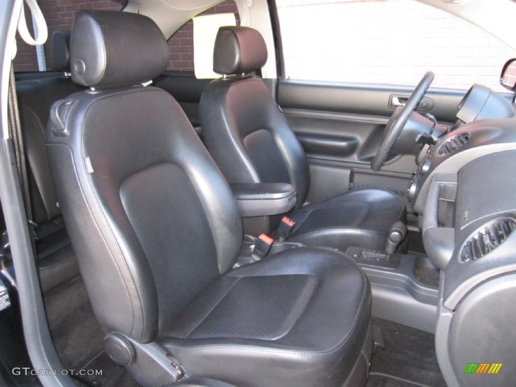 Black Interior 2006 Volkswagen New Beetle 2.5 Coupe Photo #61606365