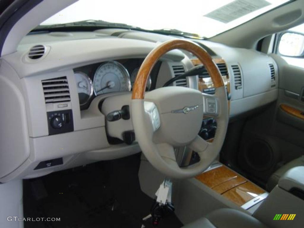 2007 Aspen Limited HEMI - Cognac Crystal Pearl / Dark Khaki/Light Graystone photo #12