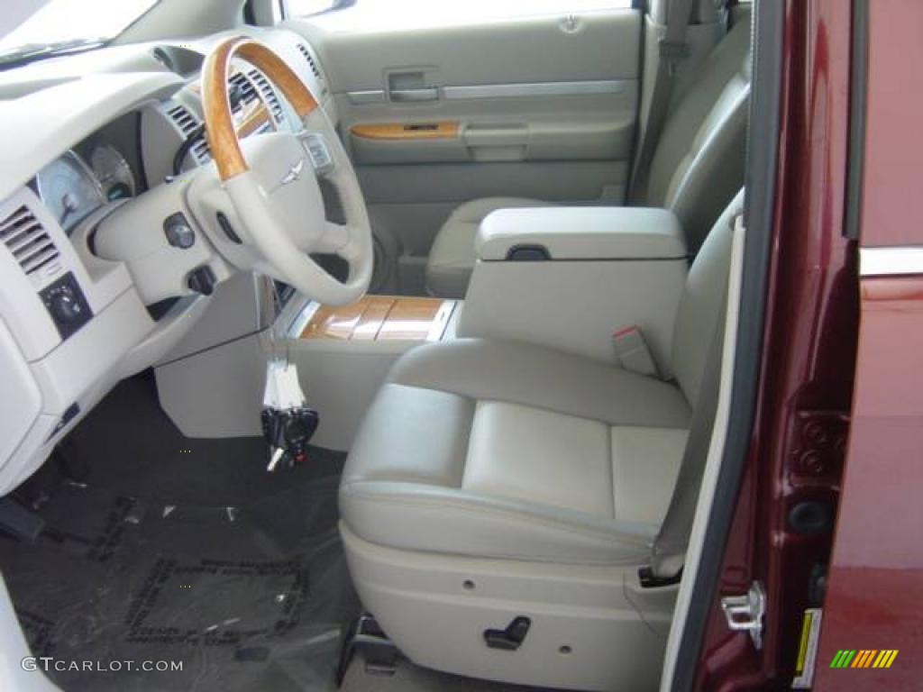 2007 Aspen Limited HEMI - Cognac Crystal Pearl / Dark Khaki/Light Graystone photo #17