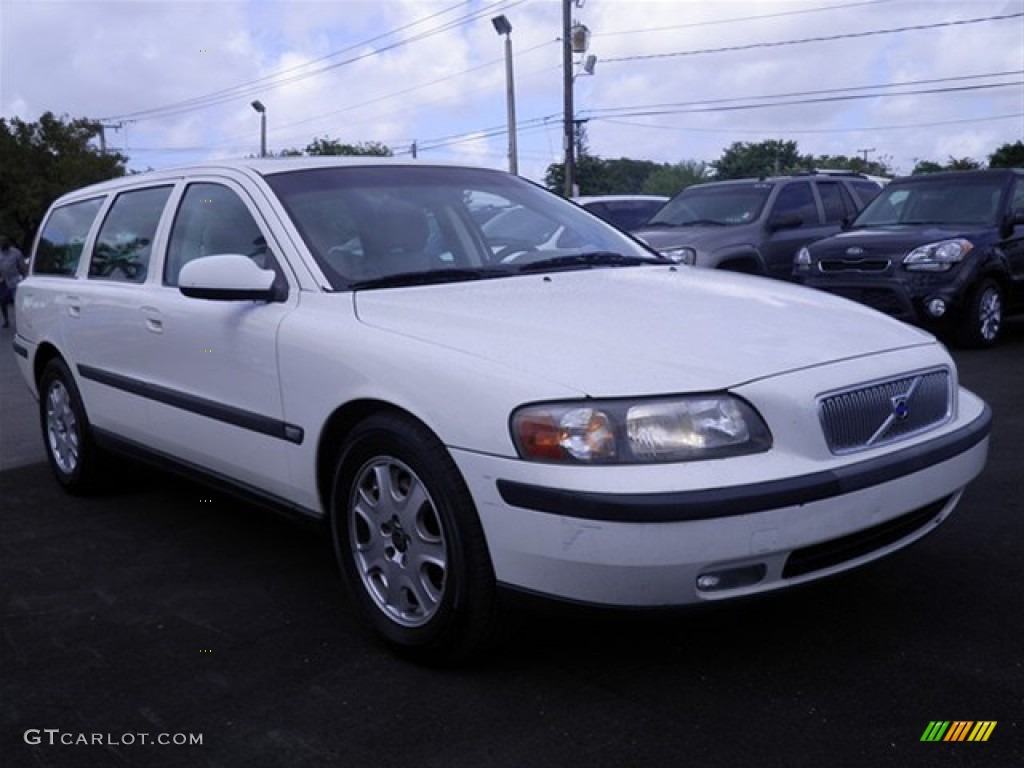 2001 V70 T5 - White / Taupe photo #2