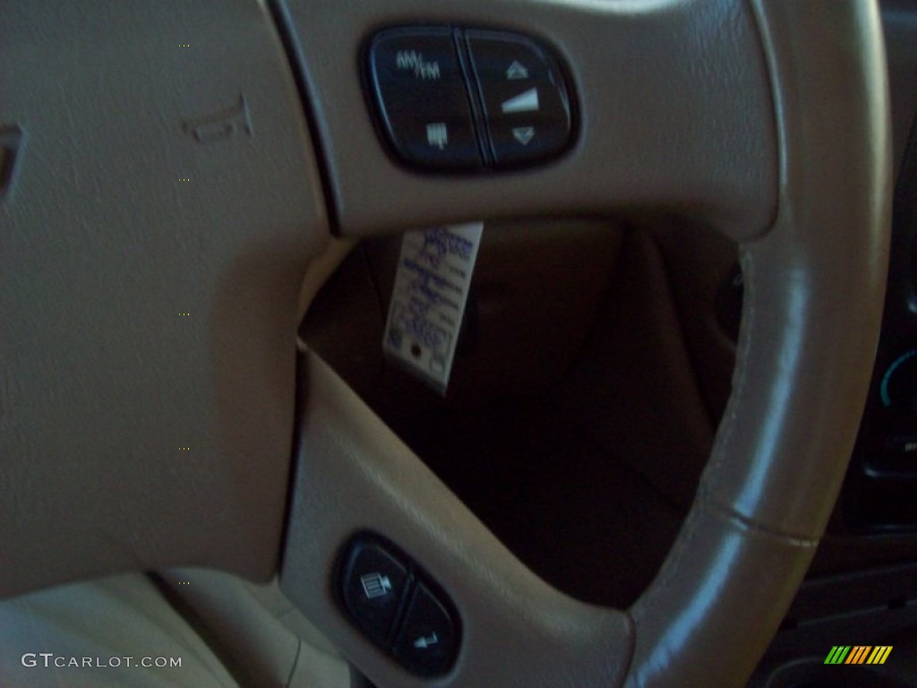 2002 TrailBlazer LTZ 4x4 - Victory Red / Medium Oak photo #17