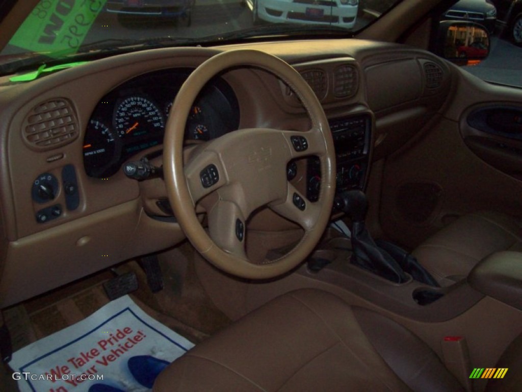 2002 TrailBlazer LTZ 4x4 - Victory Red / Medium Oak photo #23