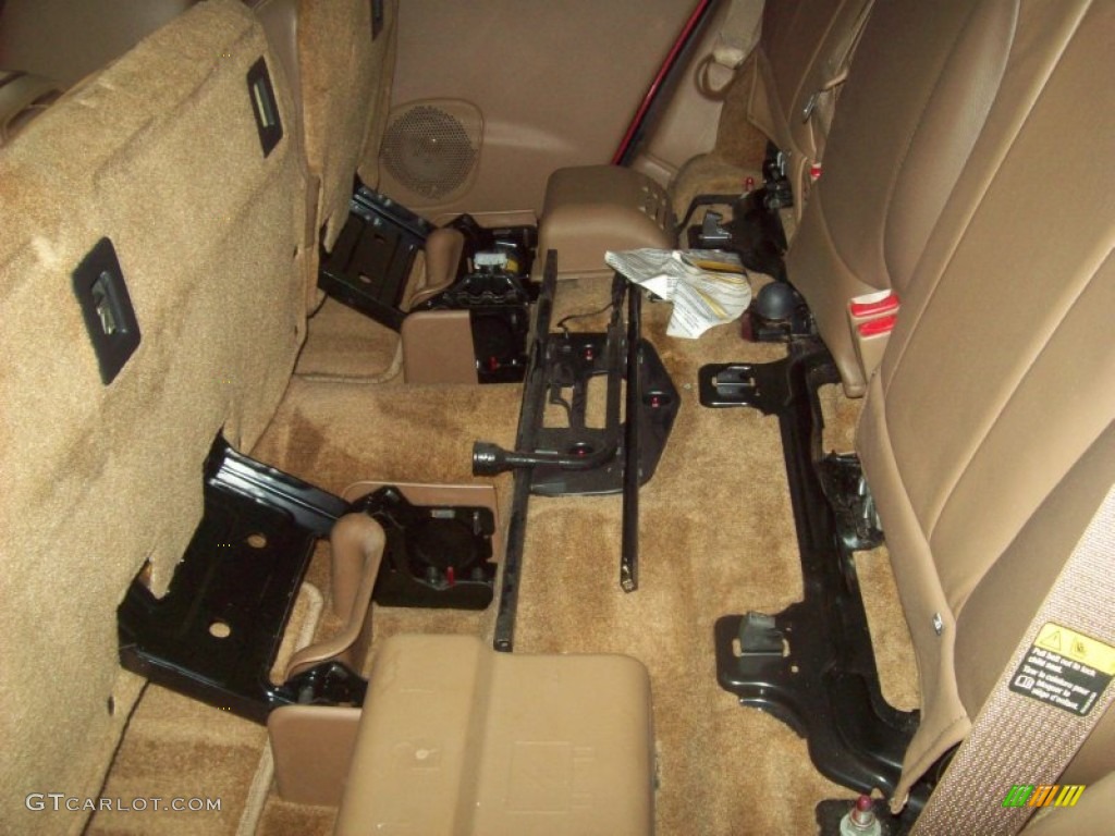 2002 TrailBlazer LTZ 4x4 - Victory Red / Medium Oak photo #27