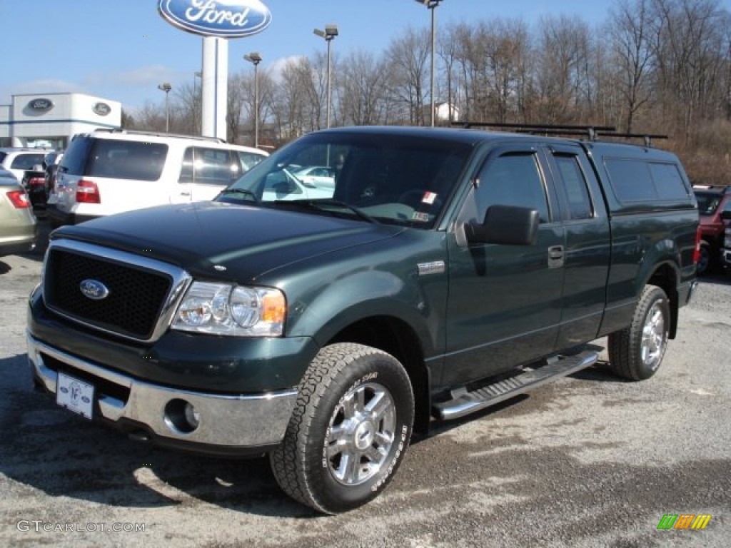 2006 F150 XLT SuperCab 4x4 - Aspen Green Metallic / Medium/Dark Flint photo #4