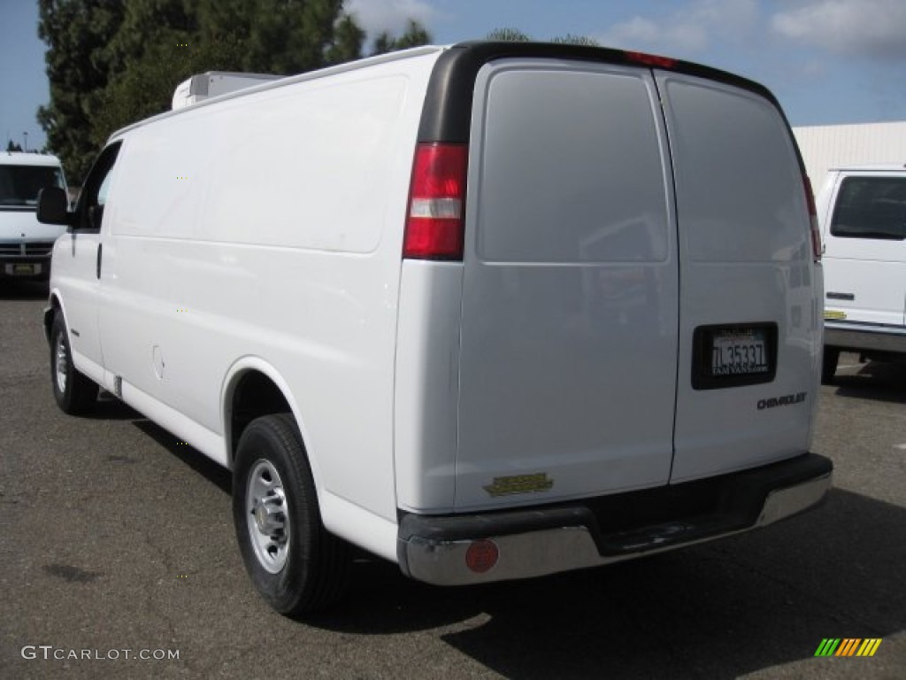 2004 Express 3500 Refrigerated Commercial Van - Summit White / Medium Dark Pewter photo #4
