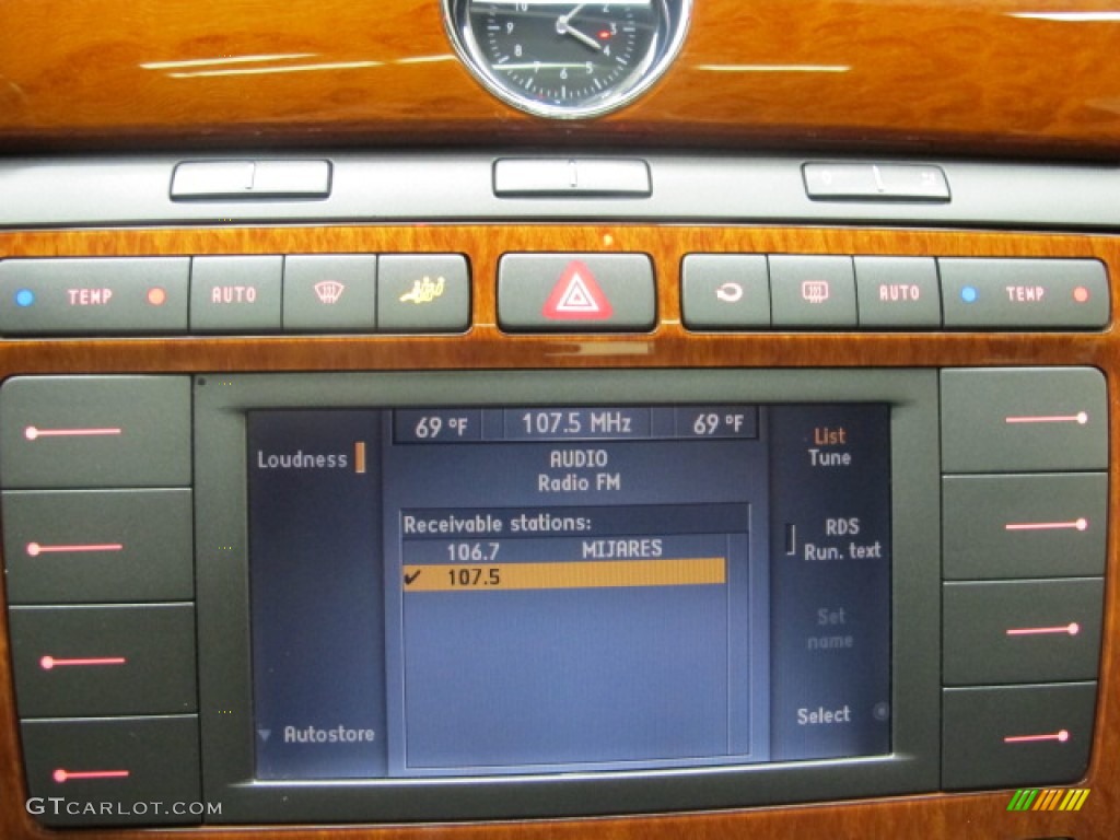 2006 Volkswagen Phaeton V8 4Motion Sedan Controls Photo #61623034
