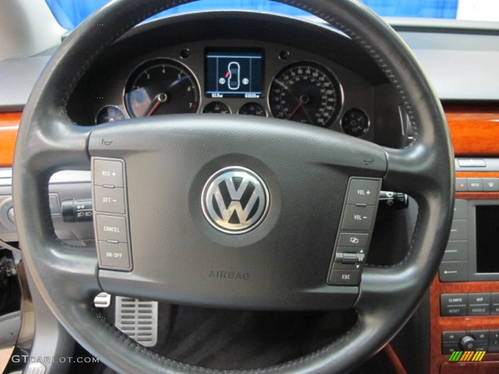 2006 Volkswagen Phaeton V8 4Motion Sedan Anthracite Steering Wheel Photo #61623099