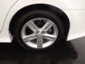 Super White - Camry SE Photo No. 16