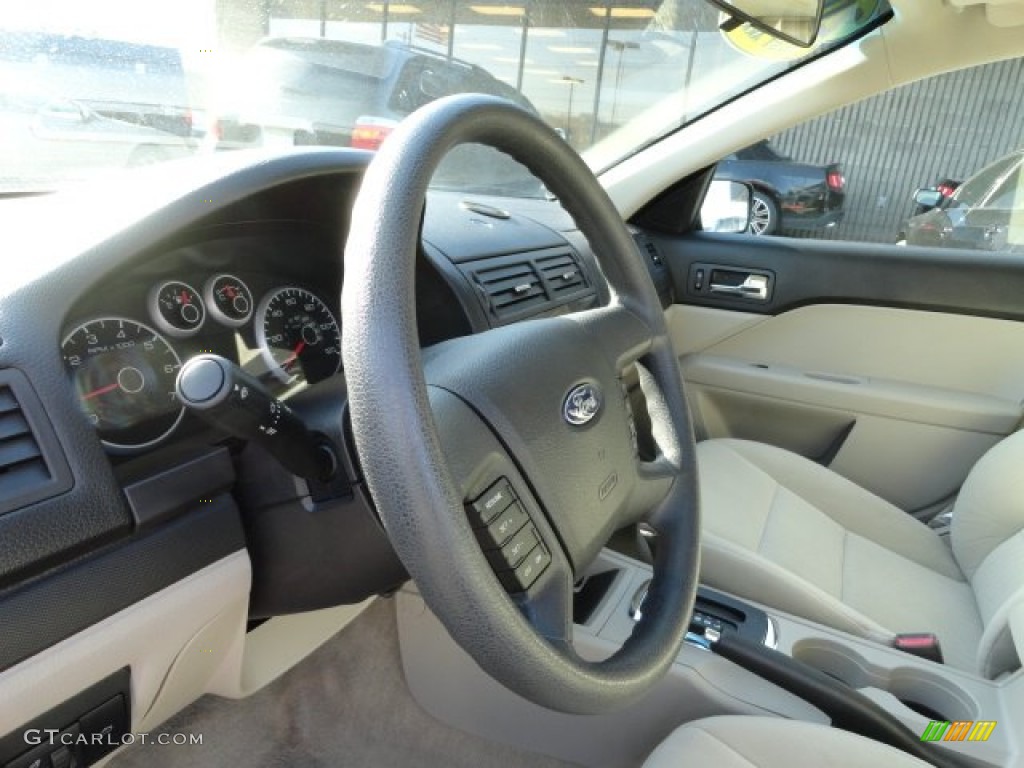 2009 Fusion SE - Moss Green Metallic / Camel photo #16