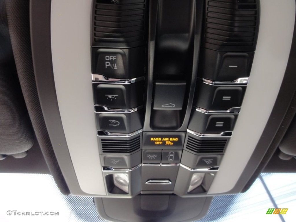 2012 Porsche Cayenne S Controls Photo #61626246
