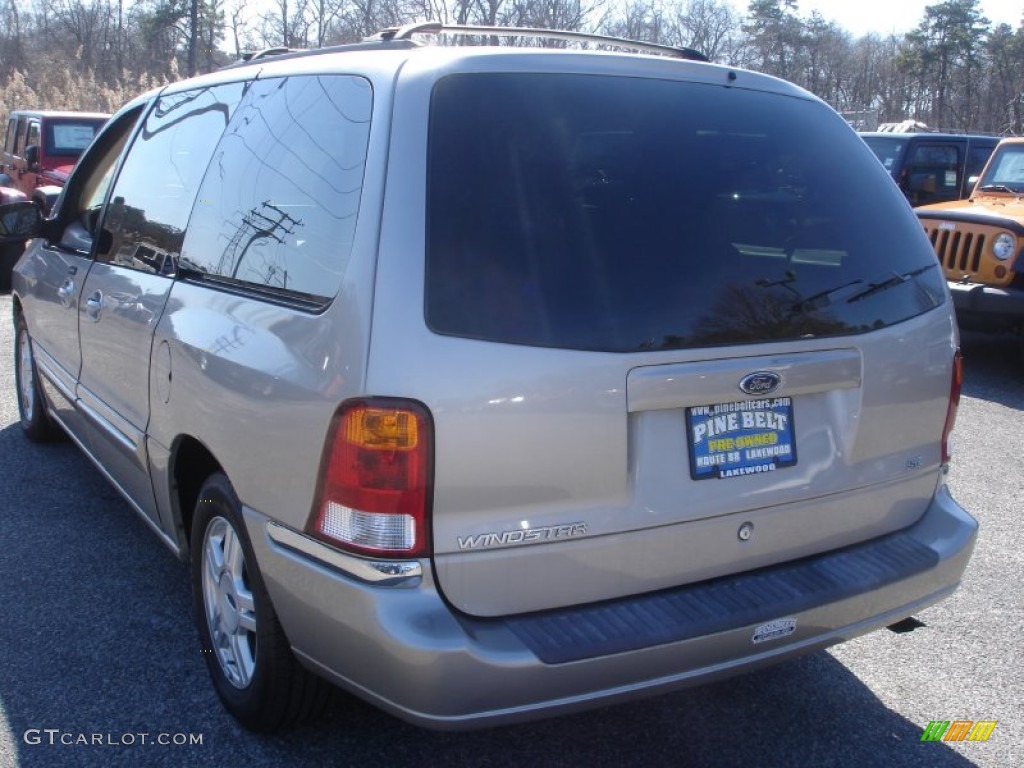 2002 Windstar SE - Light Parchment Gold Metallic / Medium Parchment Beige photo #6